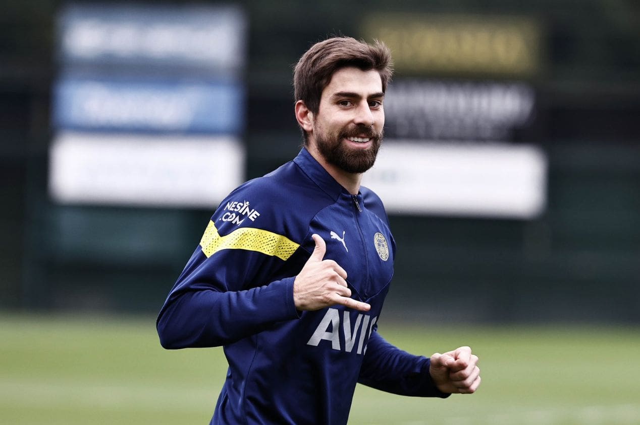 20240825-181112-1-foto-divulgacao-x-fenerbahce-1 Foto: Divulgação / X Fenerbahçe