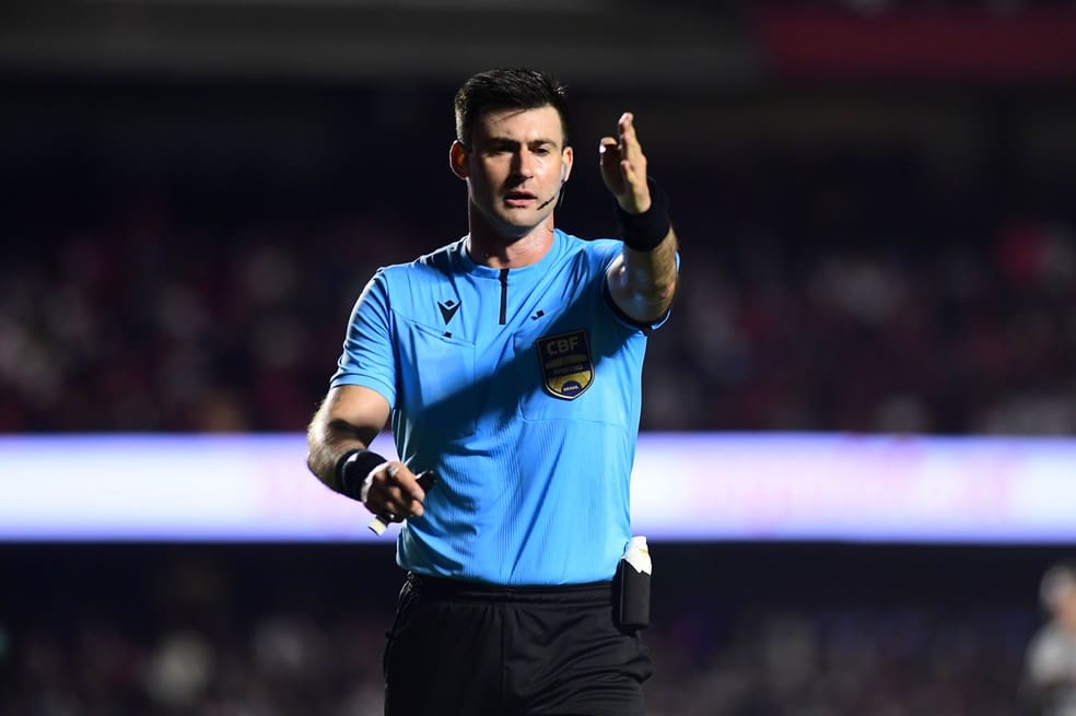 20240826-082932-1-arbitro-jonathan-benkenstein-pinheiro-foto-marcos-ribolli Árbitro Jonathan Benkenstein Pinheiro — Foto: Marcos Ribolli