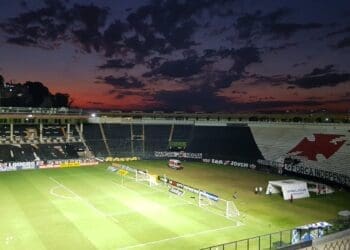 “Clássico entre Vasco e Athletico-PR garantido sem chuva em São Januário! Vai rolar bola com tempo firme!”