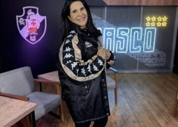 Vanessa Riche convoca a torcida para a prévia da VascoTV às 19h desta segunda-feira