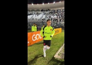 Vasco divulga pré-jogo com aquecimento dos atletas em São Januário; confira