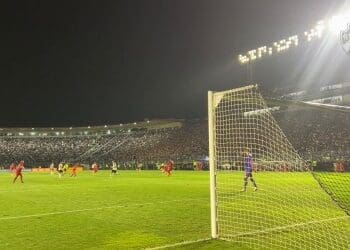 Replay do golaço de Vegetti contra o Athletico-PR: assista de um novo ponto de vista
