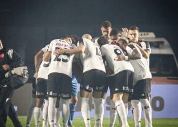 Vasco fez bonito em agosto: 3 vitórias e 2 empates em 5 jogos, balançando as redes 9 vezes e levando 5 gols.