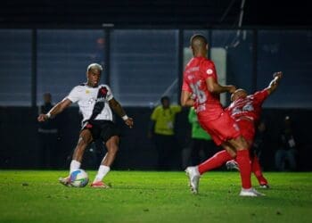 Vasco divulga imagens do momento do gol de Emerson Rodríguez; confira