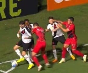 Imagens revelam a possível causa da polêmica em Vasco x Athletico-PR