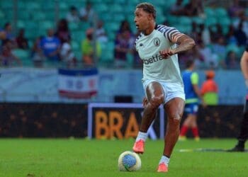 Vasco aguarda retorno de David para partida desta quinta-feira após tratamento médico