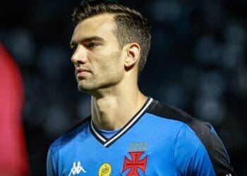 Pré-jogo: Vasco compartilha imagem de Léo Jardim antes de enfrentar o Athletico-PR