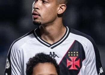 João Victor treina sem problemas e se destaca na quarta-feira