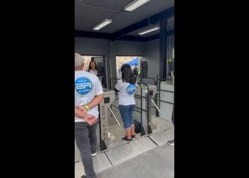 Vascaínos marcam presença em São Januário – Assista ao vídeo