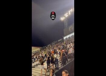 Na entrada dos jogadores do Athletico-PR em São Januário, torcedores do Vasco gritaram ‘Betinho! Betinho!’