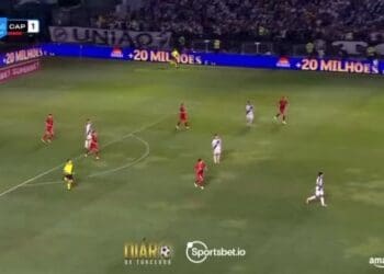 Em partida de estreia pelo Vasco, Jean David contribuiu para o gol marcado por Puma Rodríguez