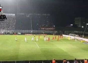 Assista ao segundo gol do Vasco sob a perspectiva da torcida em São Januário