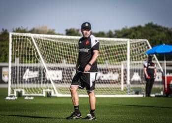 Vasco compartilha imagens do treino de sexta-feira no CT Moacyr Barbosa; confira