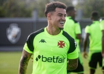 Philippe Coutinho pronto para retornar aos gramados contra o Athletico-PR após seguir rigorosa rotina de treinos