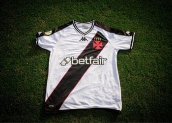 Vasco enfrentará o Vitória com o manto branco