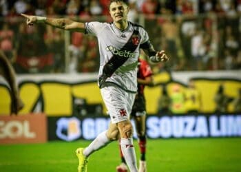 Vasco compartilha imagens da partida épica contra o Vitória