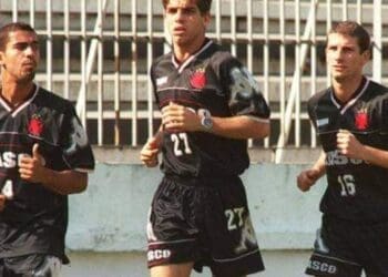 Antiga foto de treinamento de Felipe, Juninho e Pedrinho em São Januário surge nas redes