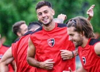 Vasco está em sprint final para concluir transferência de Ian Glavinovich