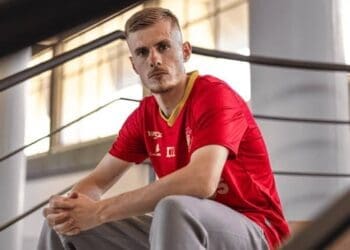 Vasco firma acordo de 4 anos com Maxime Dominguez, já regularizado na CBF