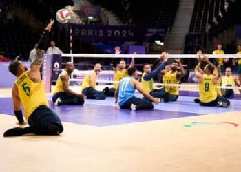 Vôlei Sentado: Brasil conquista vitória sobre a Ucrânia com destaque para Diogo Rebouças e avança para disputar o 5º lugar nos Jogos Paralímpicos
