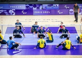 Vôlei Sentado: Brasil liderado por Diogo Rebouças perde para o Cazaquistão e finaliza os Jogos Paralímpicos em 6º lugar