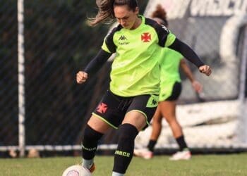 Retorno de Rosane aos treinos após afastamento de 10 meses devido a lesão no joelho