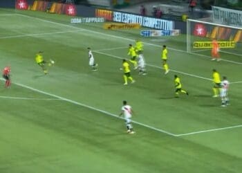 Árbitro e VAR de Athletico-PR x Vasco serão os mesmos que revisaram o gol de Paulinho contra o Palmeiras em 2020