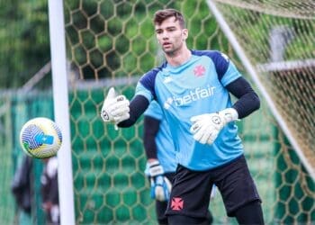 Fotos exclusivas do treino dos goleiros do Vasco no CT Moacyr Barbosa