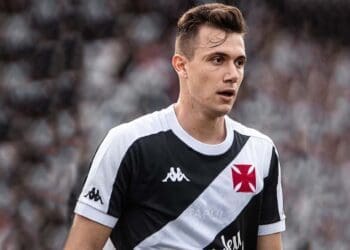 Lucas Piton é o jogador do Vasco que mais realizou passes para finalização no Campeonato Brasileiro de 2024.
