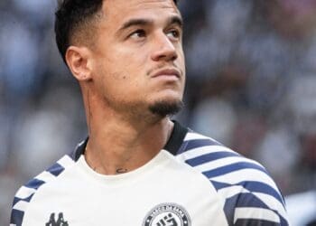 Comissão técnica do Vasco considera a opção de não escalar Philippe Coutinho na partida contra o Athletico-PR