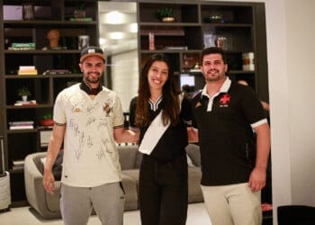 Sócios fizeram uma visita ao elenco no hotel em Curitiba; confira fotos e vídeo