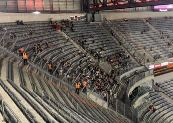 Veja a imagem da área destinada aos visitantes na Arena da Baixada.