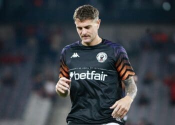 Confira imagens do aquecimento dos atletas do Vasco na Arena da Baixada.