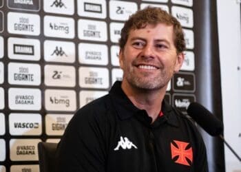 Rafael Paiva obteve 10 vitórias, 4 empates e 4 derrotas à frente do Vasco.