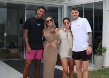 Vegetti usou seu dia de folga para fazer uma visita ao volante Zé Gabriel, que atualmente está emprestado ao Coritiba.