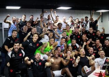 Relembre as transformações no Vasco desde o último duelo contra o Urubu