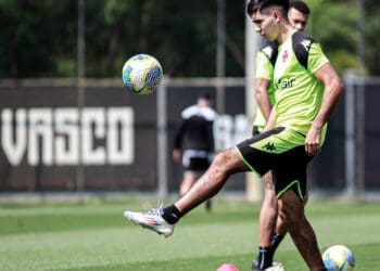 Vasco compartilha novas imagens do treino deste sábado no CT Moacyr Barbosa; veja as fotos.