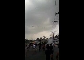 Confronto entre torcedores do Vasco e Urubu em Duque de Caxias