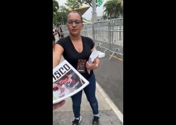 Revista do Vasco está sendo entregue aos torcedores no Maracanã
