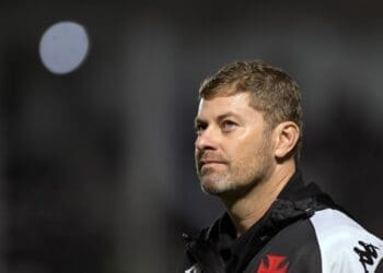 Adversários deste domingo, Vasco e Palmeiras permanecem invictos há 6 rodadas no Campeonato Brasileiro.