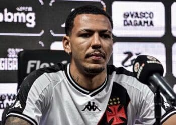 Antes de ceder Clayton ao Rio Ave, o Vasco precisou desembolsar R$ 16 milhões ao Casa Pia.