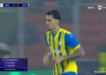 Cria vascaíno Marlon Gomes realizou sua estreia na Liga dos Campeões nesta quarta-feira.