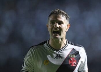 CBF mantém Vasco x Palmeiras em Brasília, mesmo diante do alerta sobre a qualidade do ar na área.