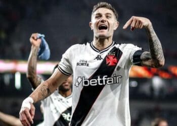 Cobiçado por Boca Juniors e River Plate, Vegetti pretende estender vínculo com o Vasco