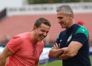 Campeões pelo Vasco, Jorginho e Juninho Paulista se reencontraram antes da partida entre Ituano e Coritiba.