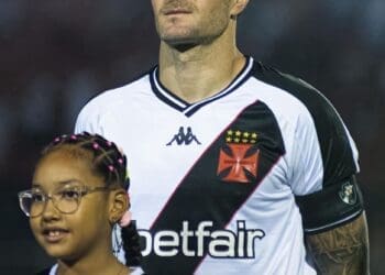 Vegetti, a respeito do Palmeiras: ‘Participei de 3 partidas contra eles e em todas as 3 o árbitro os favoreceu. É extremamente complicado.’