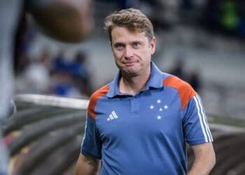 Próximo oponente do Vasco no Campeonato Brasileiro, o Cruzeiro dispensa o treinador Fernando Seabra.