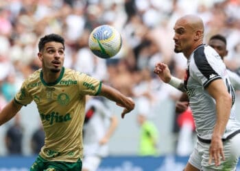 Maicon atinge a marca de 50 jogos com a camisa do Vasco; confira os números