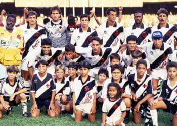 Veja a imagem da equipe do Vasco que venceu o Flamengo por 4 a 2 no Campeonato Brasileiro de 1992.
