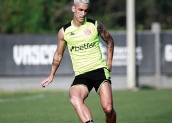 Vasco compartilha imagens do treinamento realizado nesta terça-feira no CT Moacyr Barbosa; confira